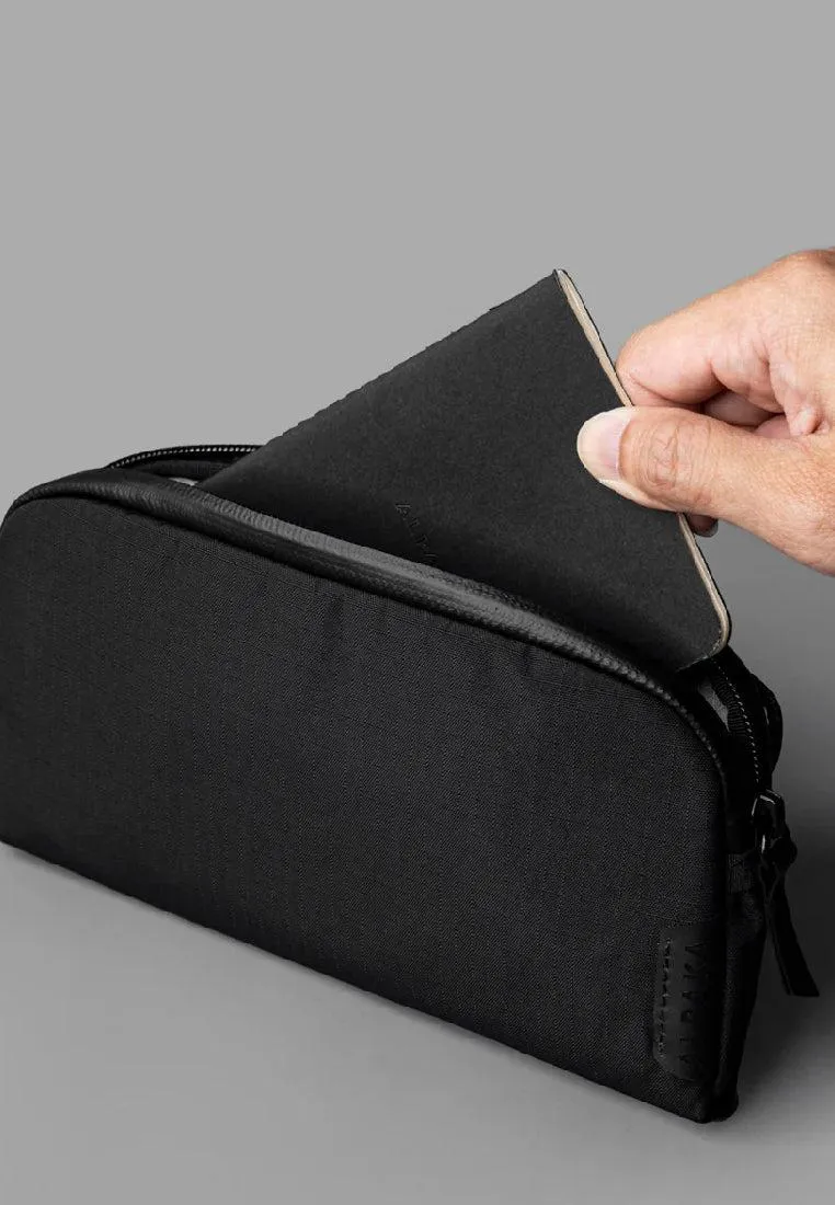 Alpaka Flight Pouch