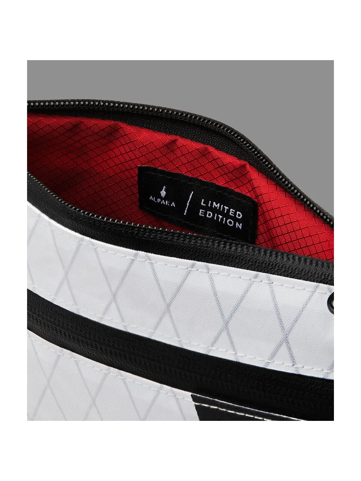 Alpaka Zip Pouch Max Limited Edition Arctic White