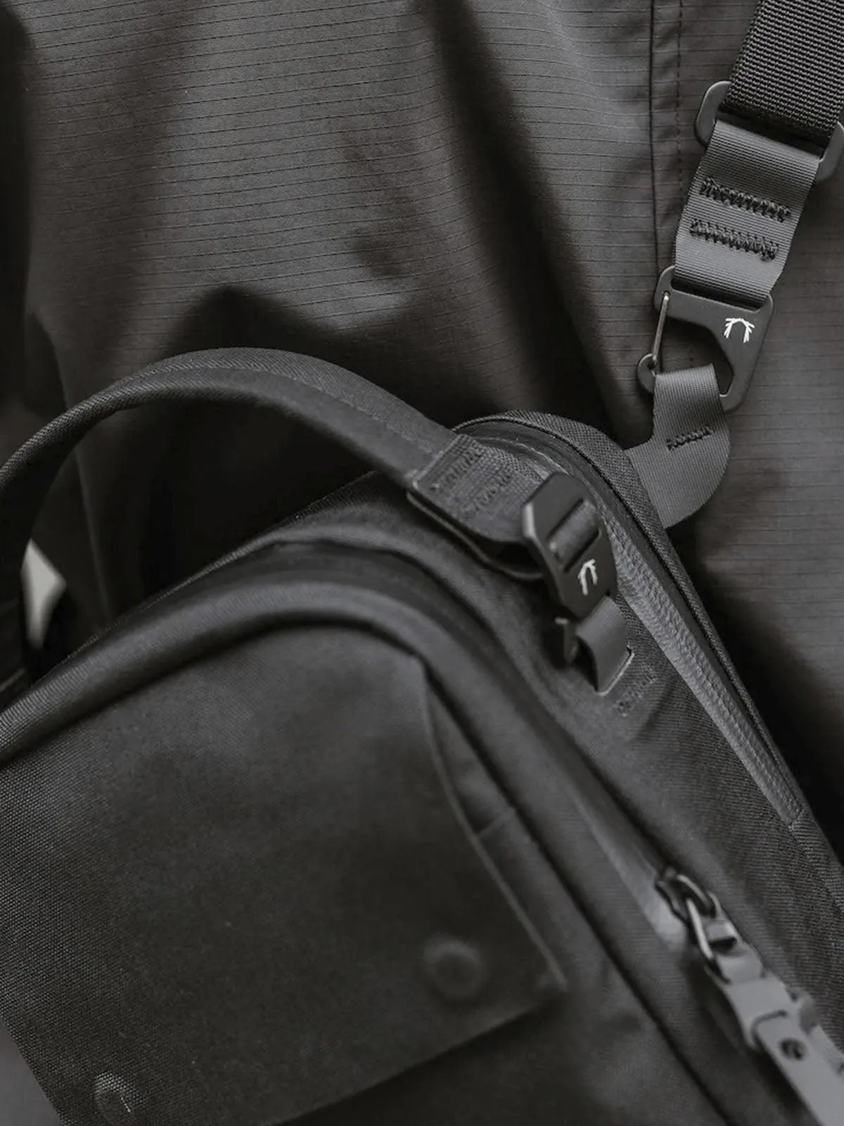 Black Ember Kompak