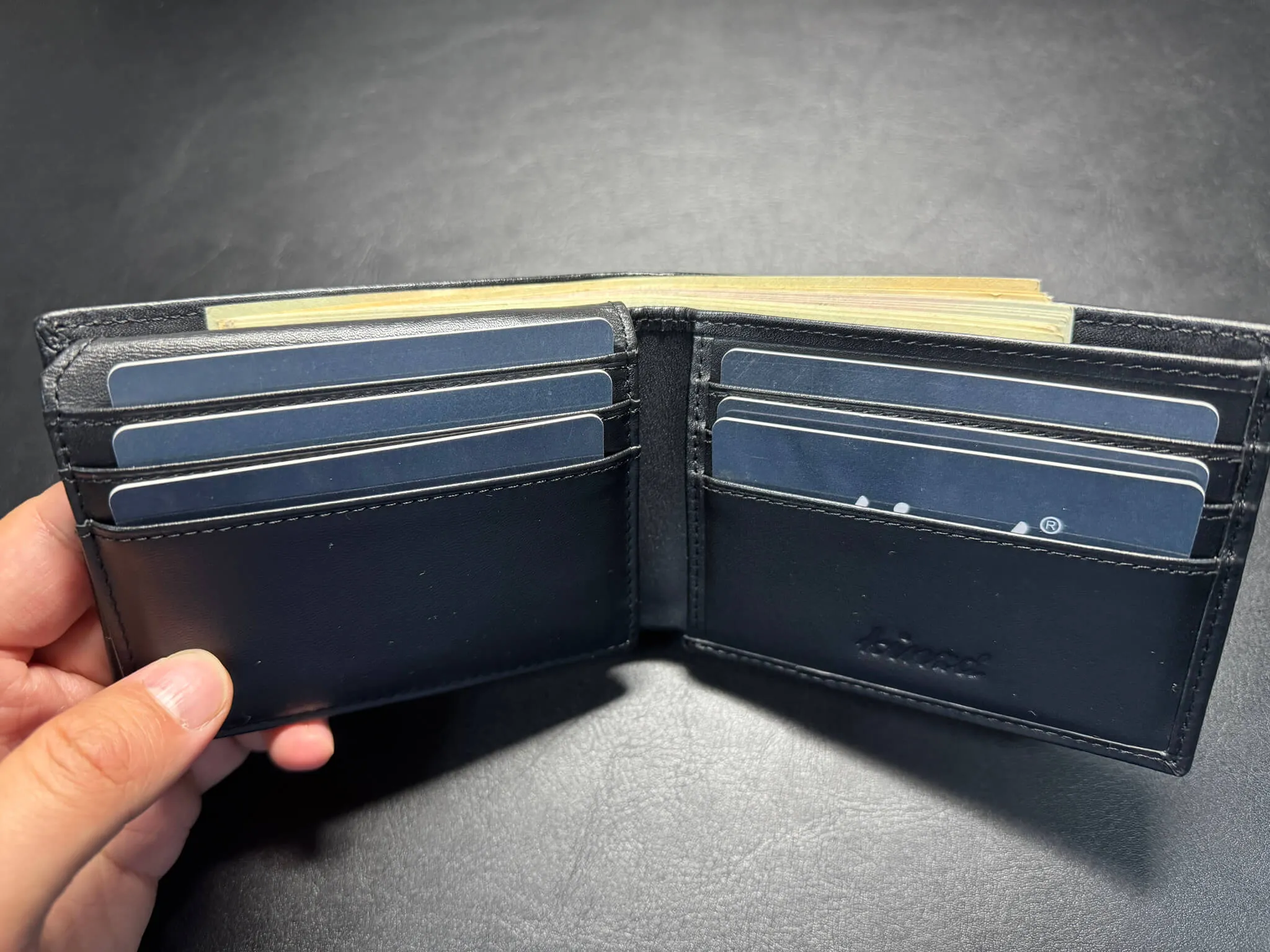 Carbon Fibre Bifold Wallet for Men With Photo ID Window and RFID Blocking