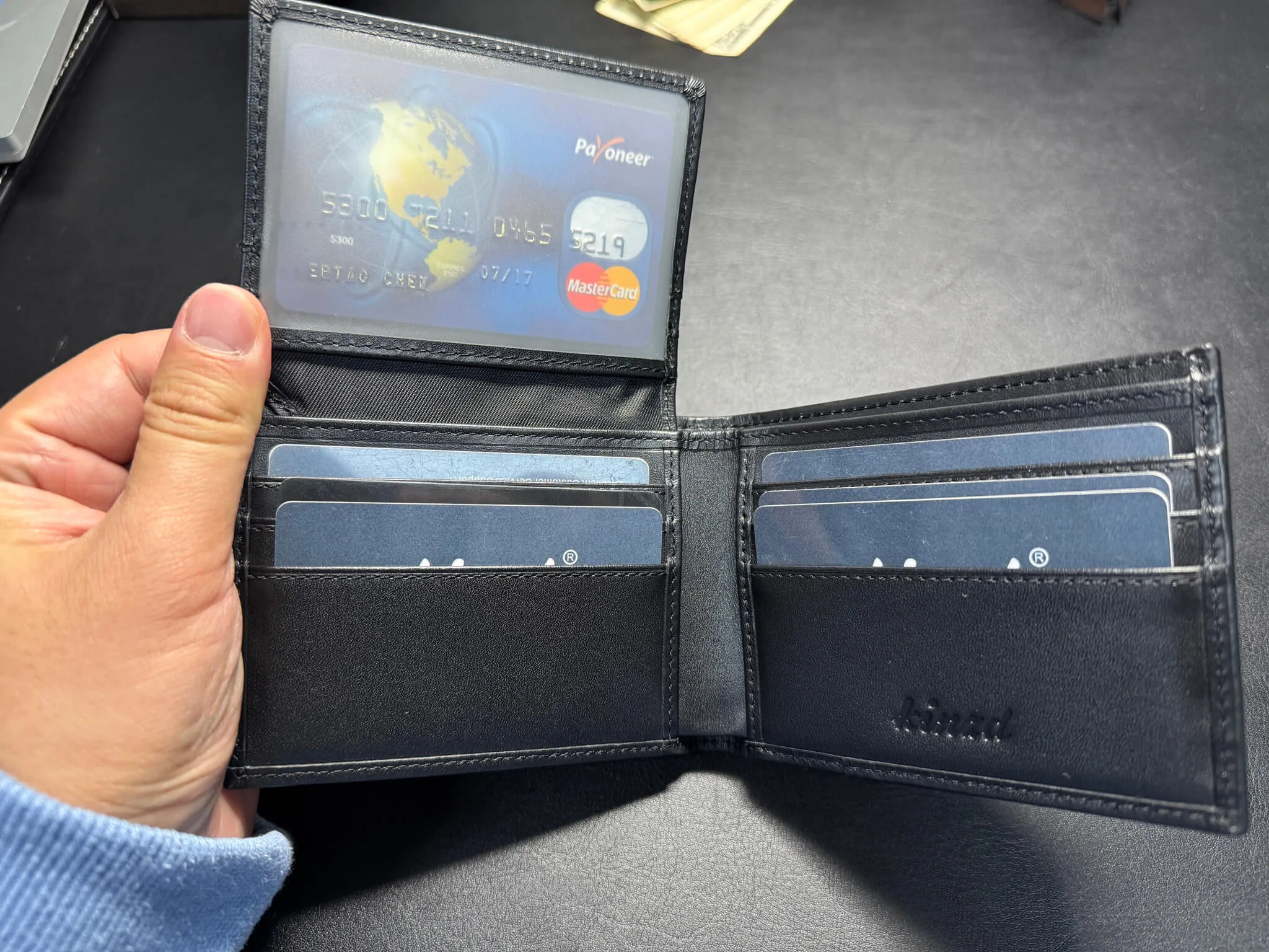 Carbon Fibre Bifold Wallet for Men With Photo ID Window and RFID Blocking