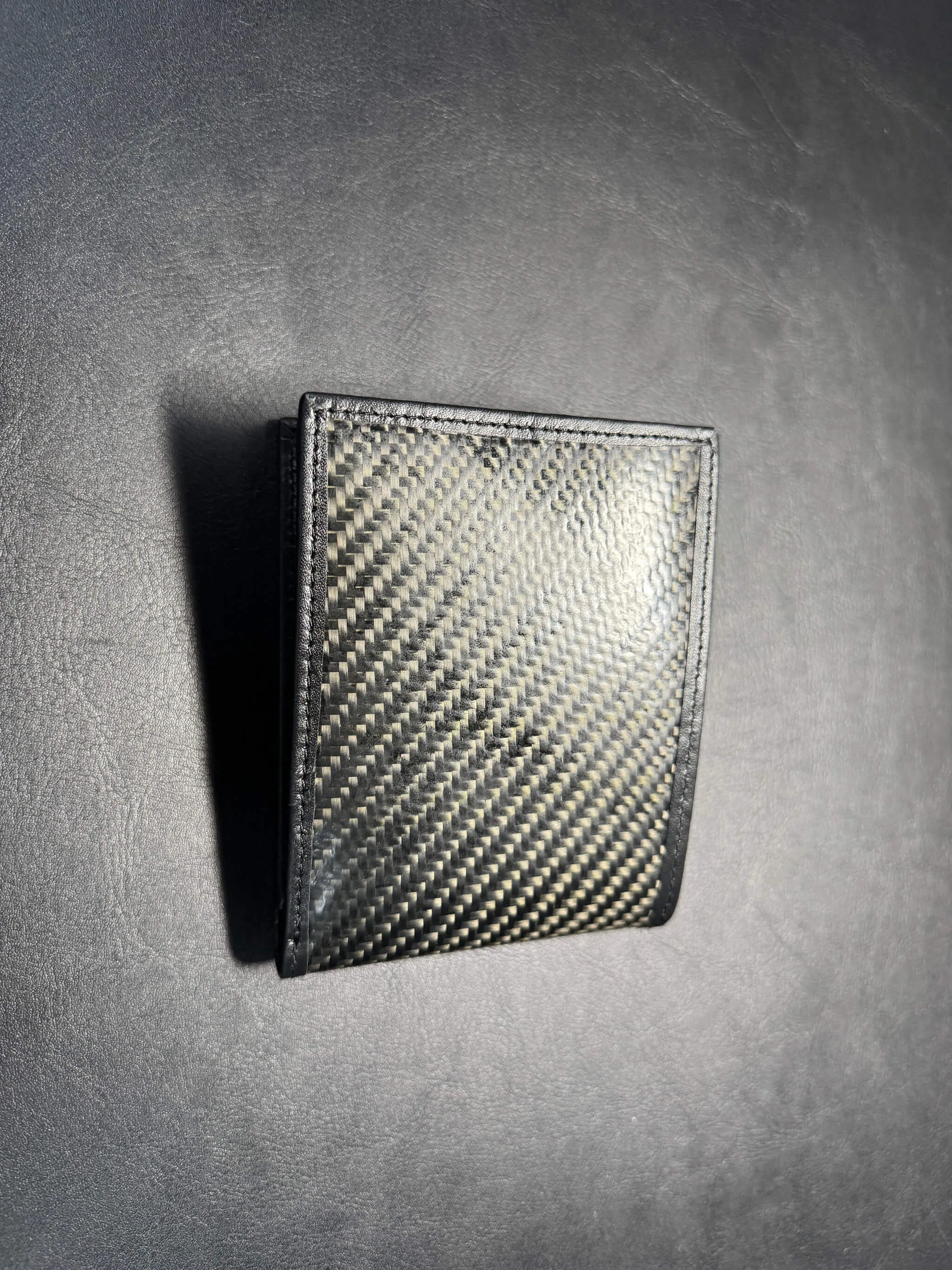 Carbon Fibre Bifold Wallet for Men With Photo ID Window and RFID Blocking