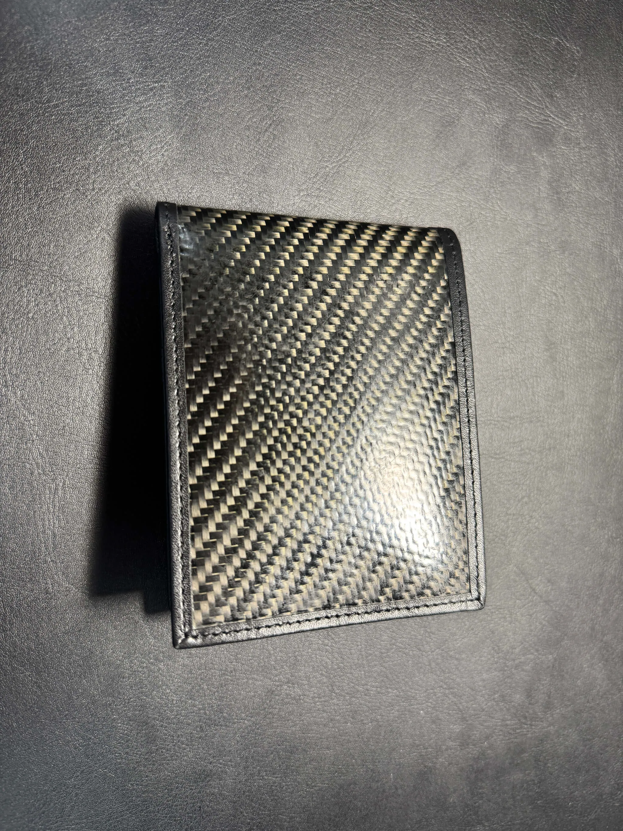 Carbon Fibre Bifold Wallet for Men With Photo ID Window and RFID Blocking