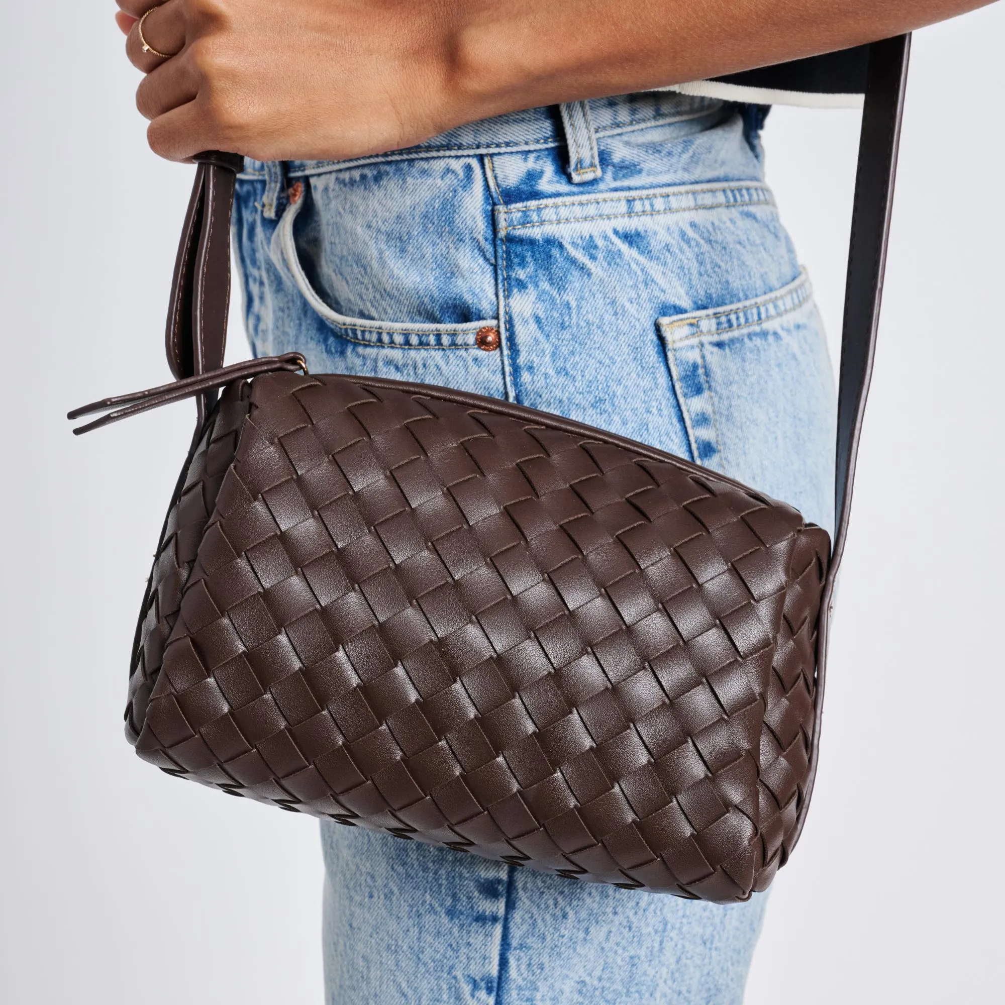 Charlotte Crossbody