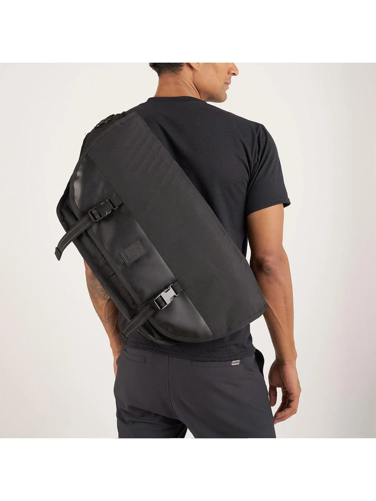 Chrome Industries BLCKCHRM 22X Citizen Messenger Bag