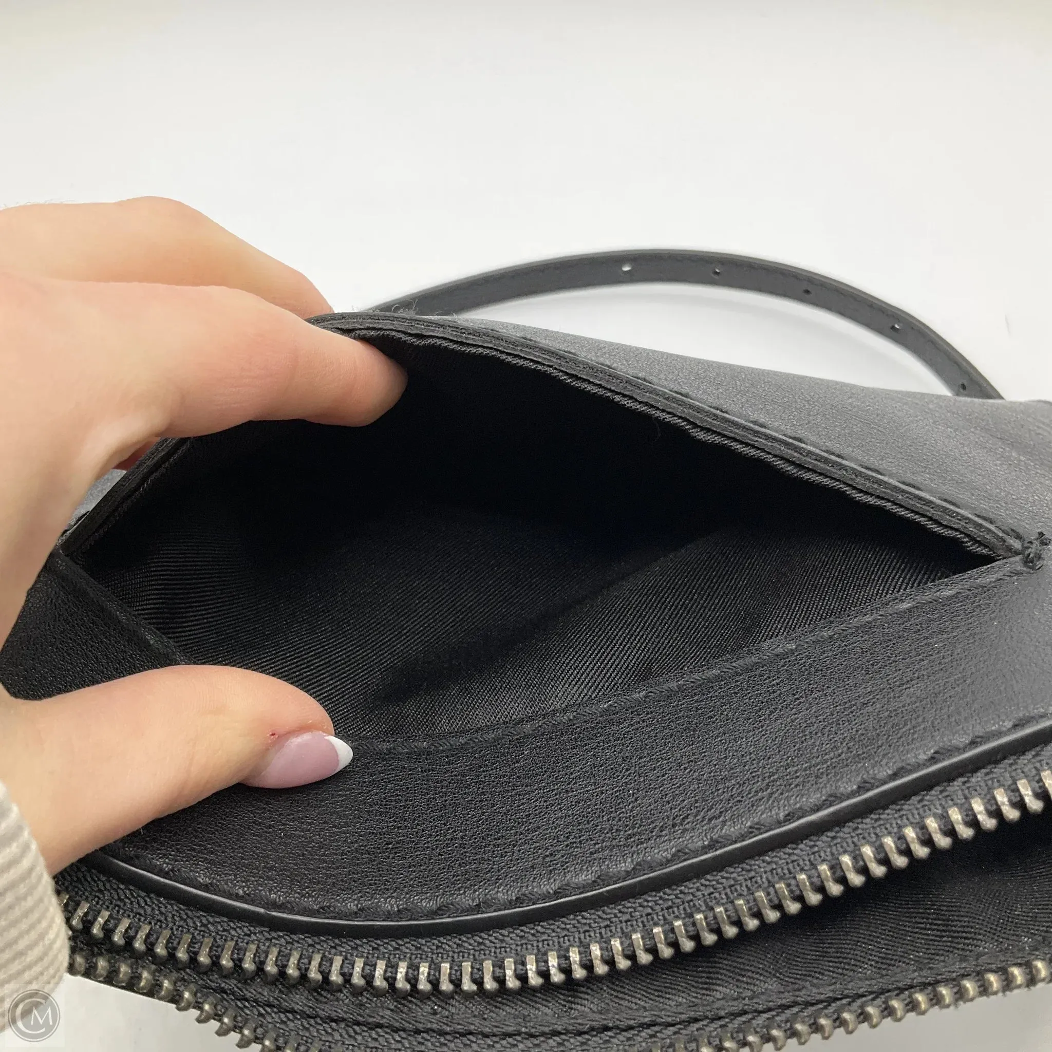 Crossbody By Universal Thread, Size: Small