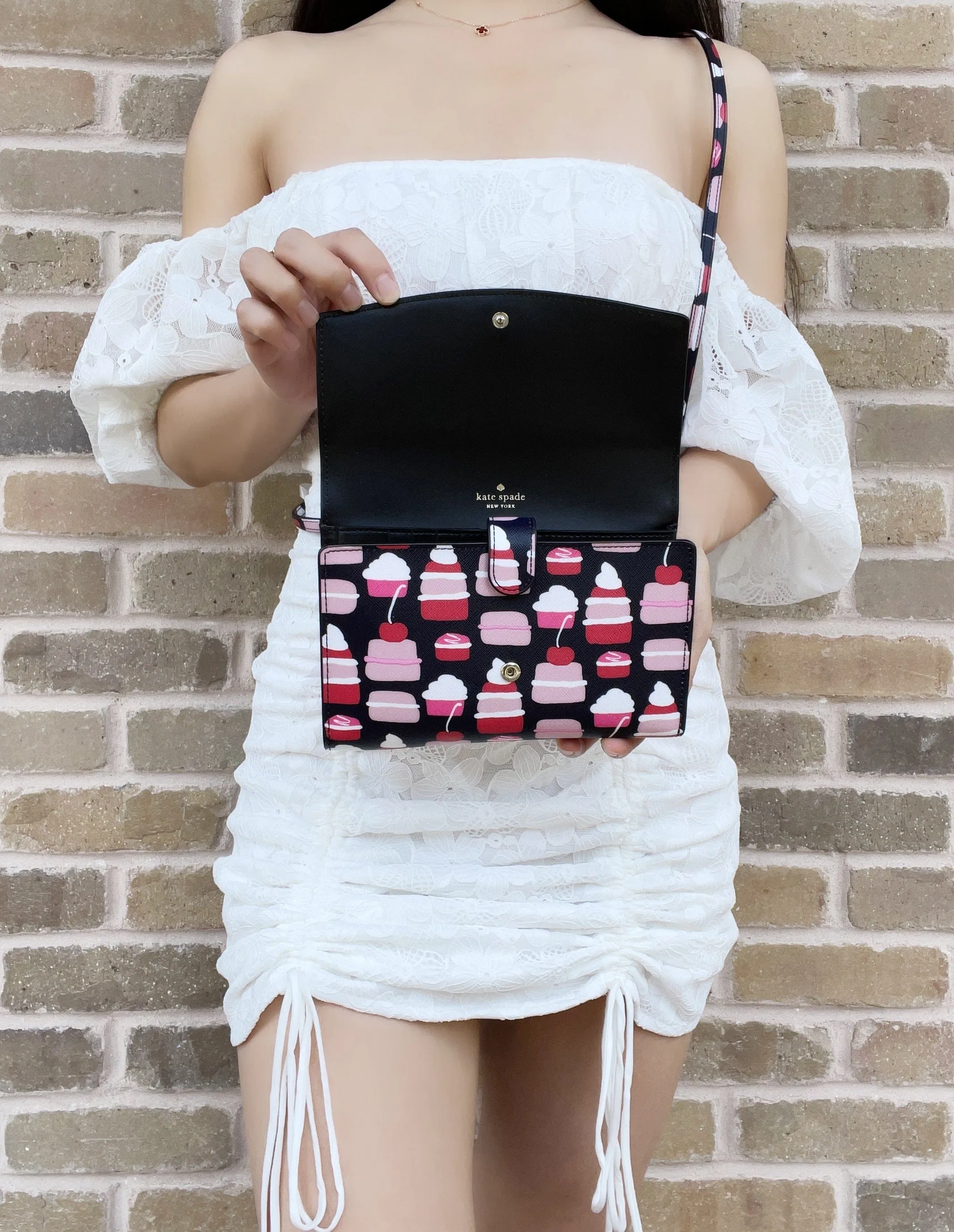 Kate Spade Winni Laurel Way Mini Pastries Cupcakes Phone Crossbody Handbag