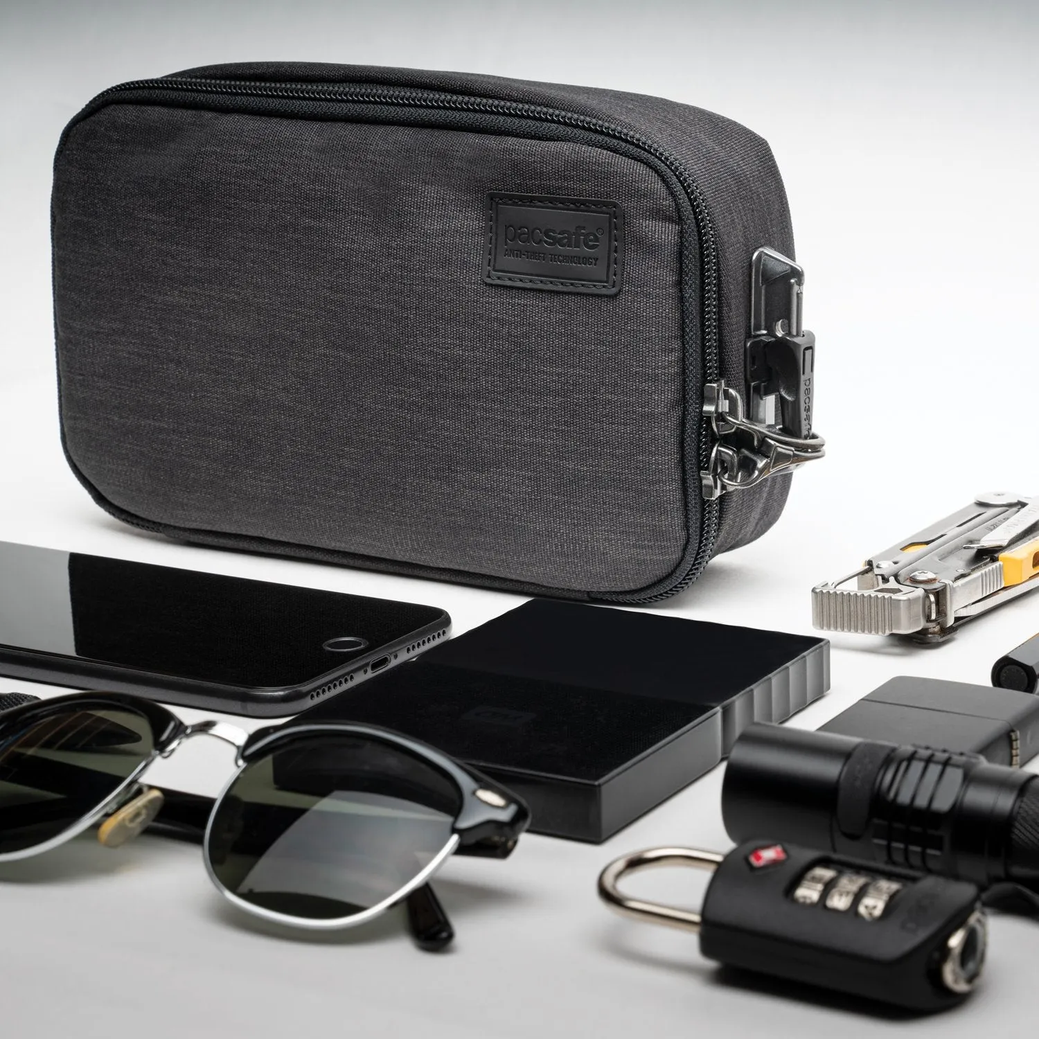 Pacsafe® RFIDsafe® RFID blocking travel case