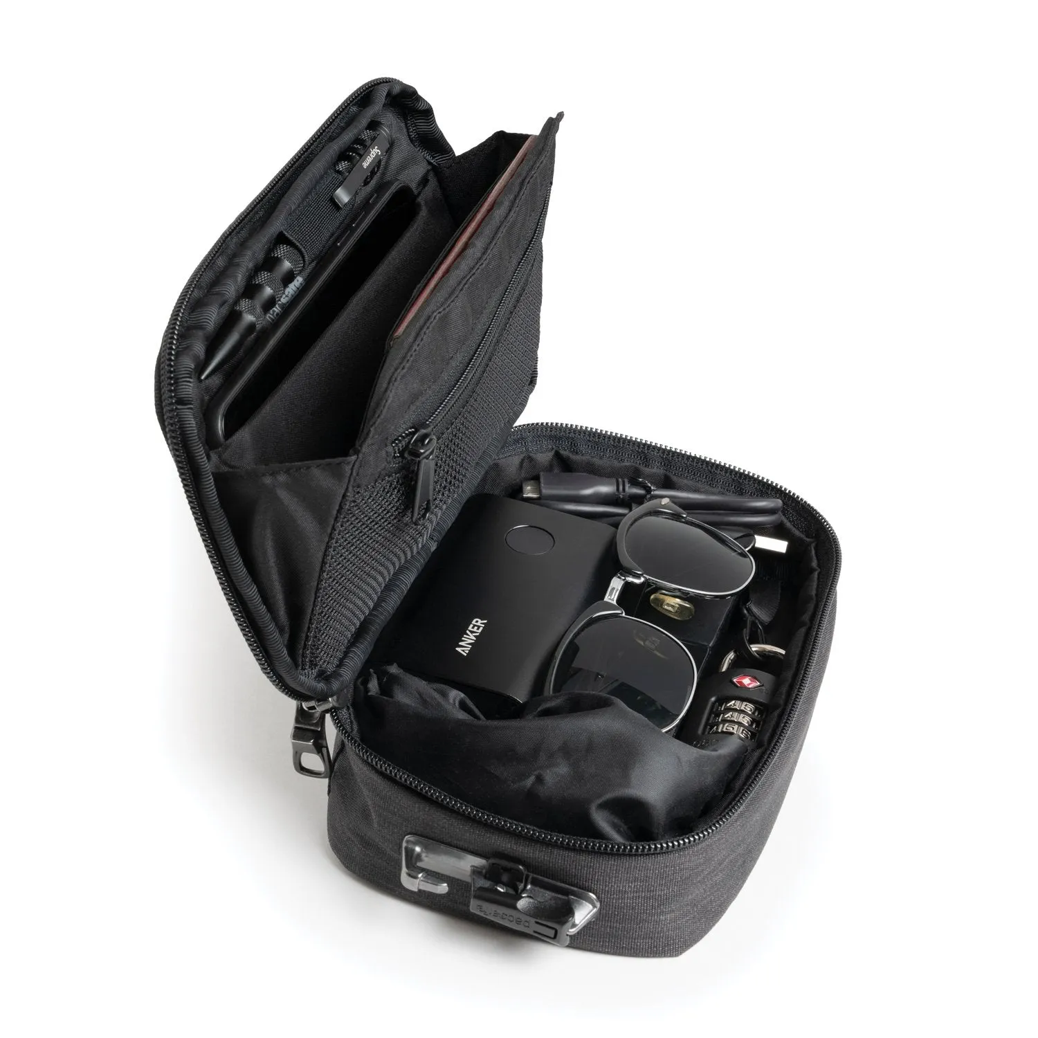 Pacsafe® RFIDsafe® RFID blocking travel case